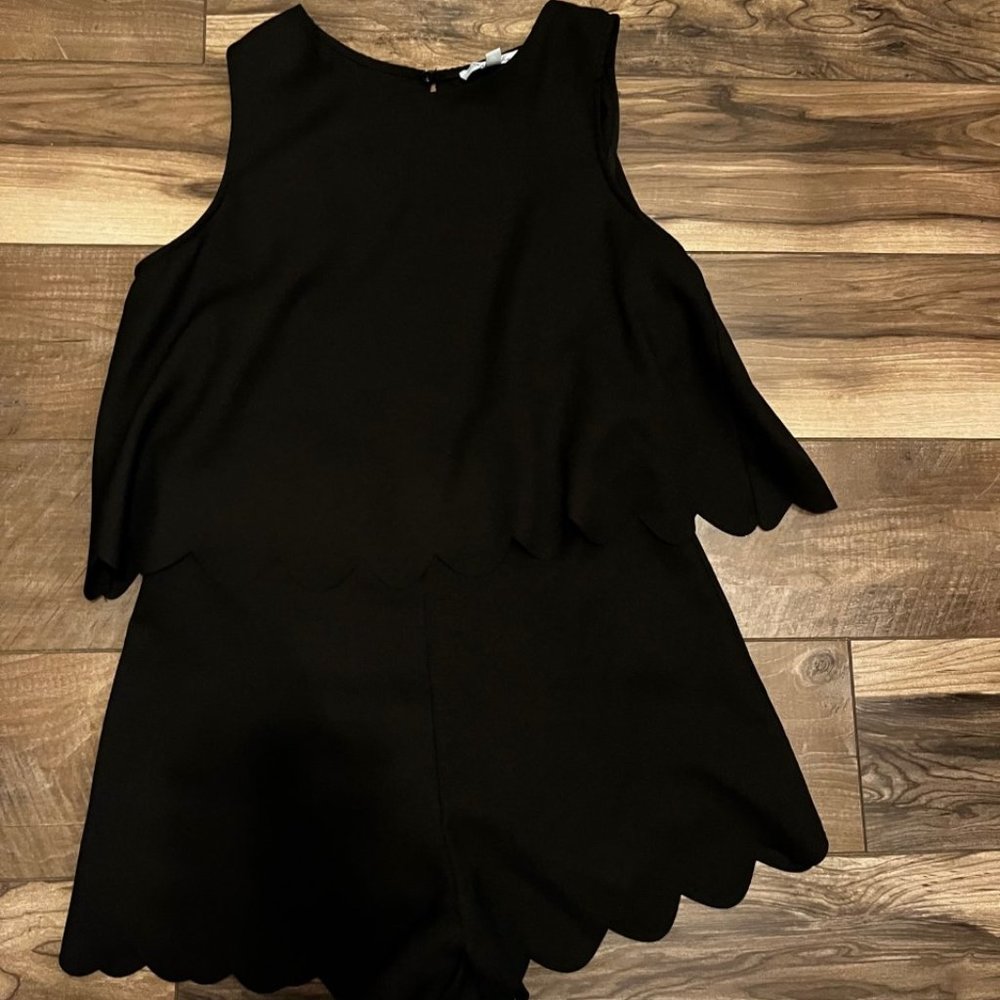 She and Sky Scalloped Romper Size Large